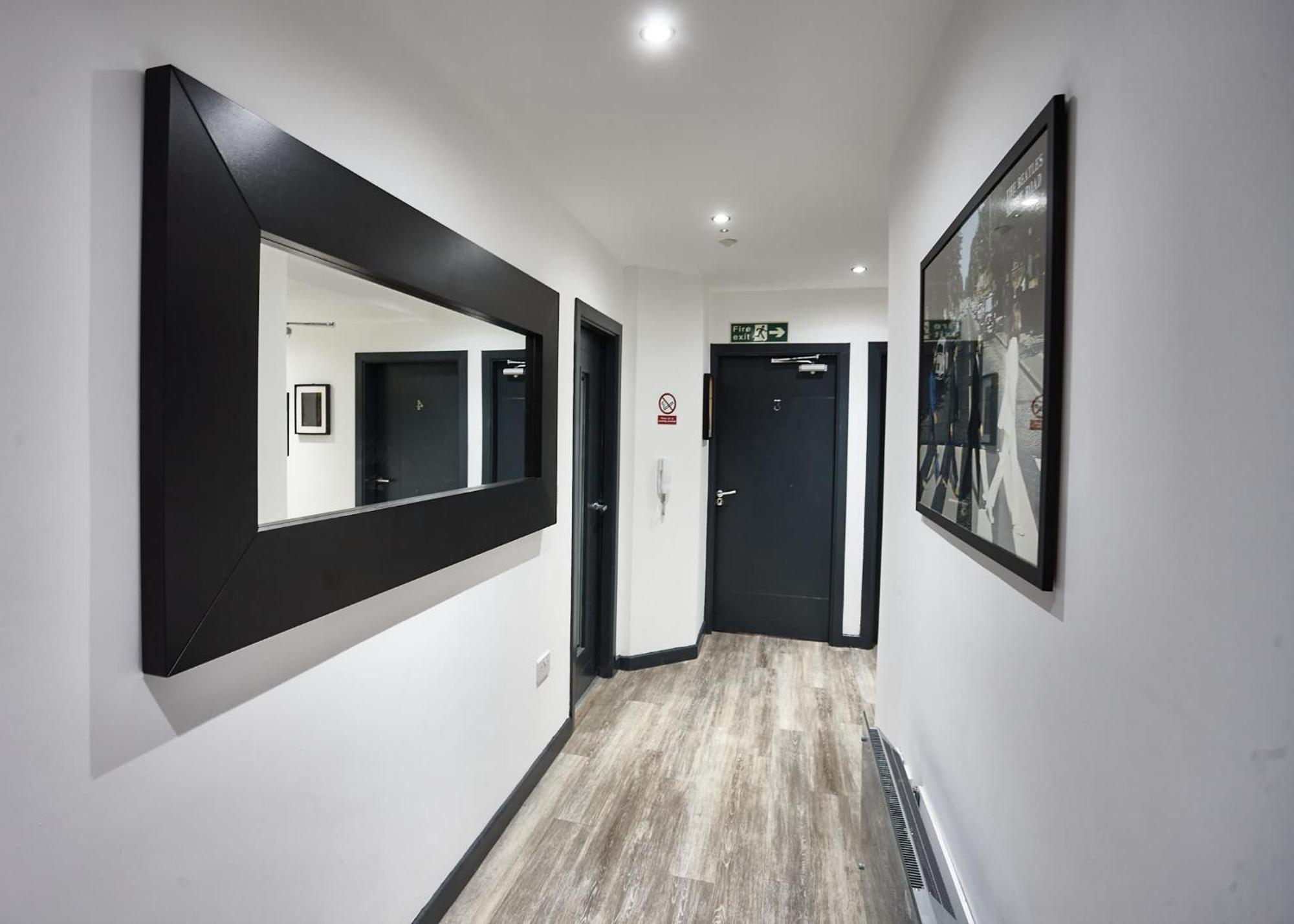 Mccartney 5 Bedrooms, 5 Bathrooms * Liverpool