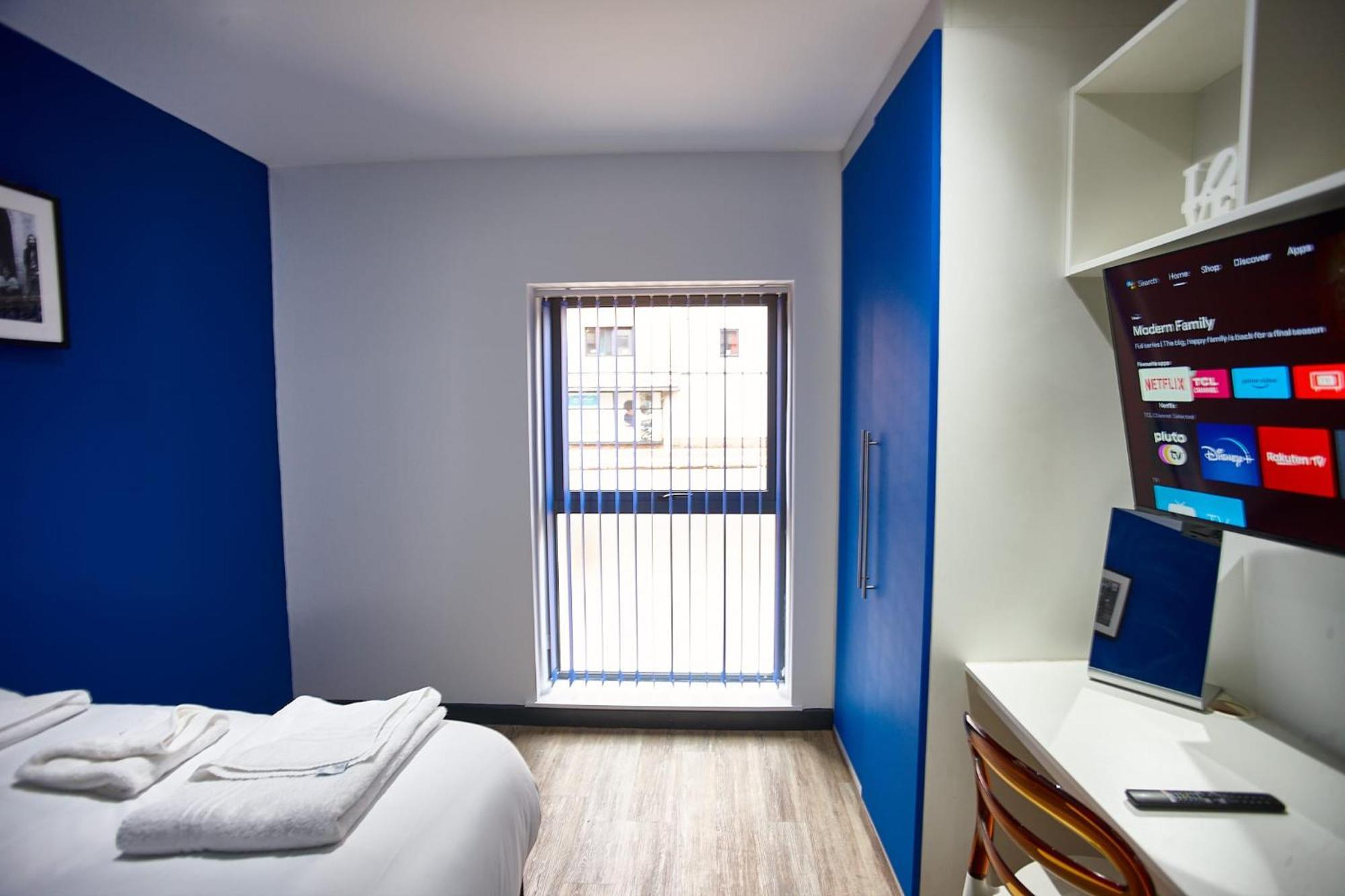 Mccartney 5 Bedrooms, 5 Bathrooms Apartment