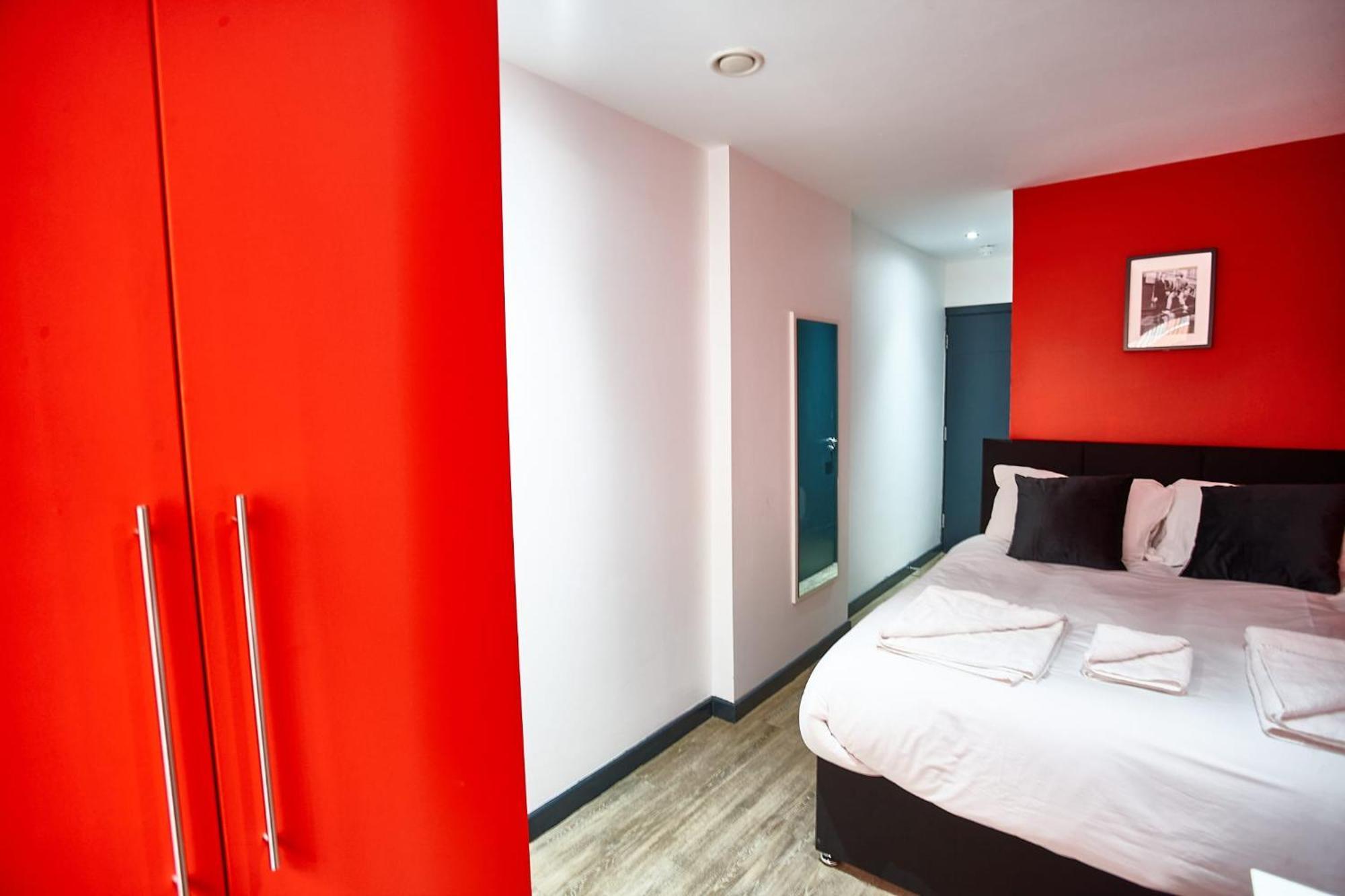 Apartment Mccartney 5 Bedrooms, 5 Bathrooms *
