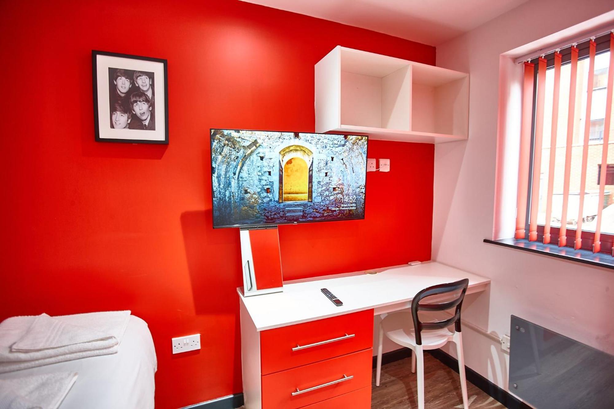 Mccartney 5 Bedrooms, 5 Bathrooms Apartment Liverpool