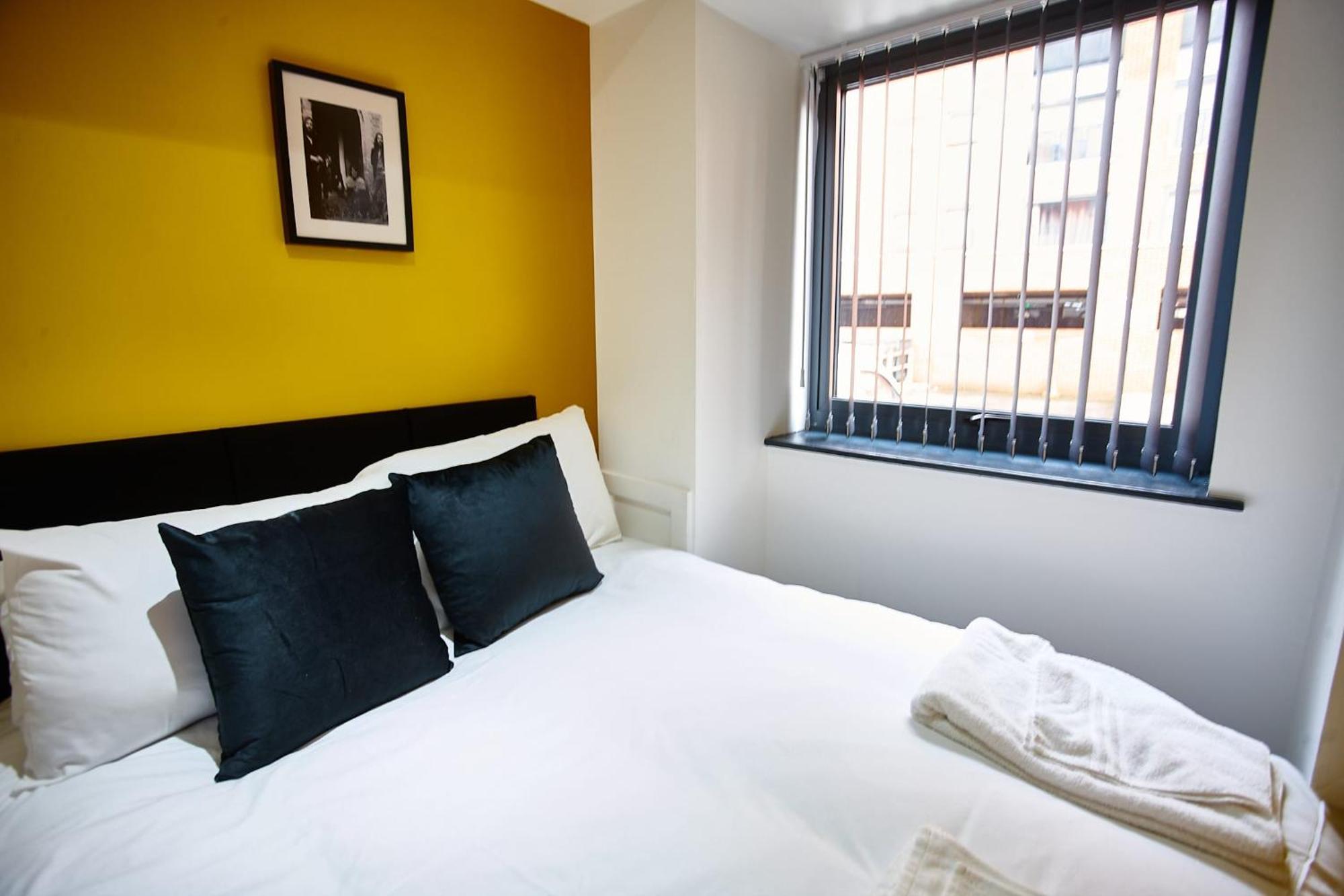 Mccartney 5 Bedrooms, 5 Bathrooms Apartment Liverpool