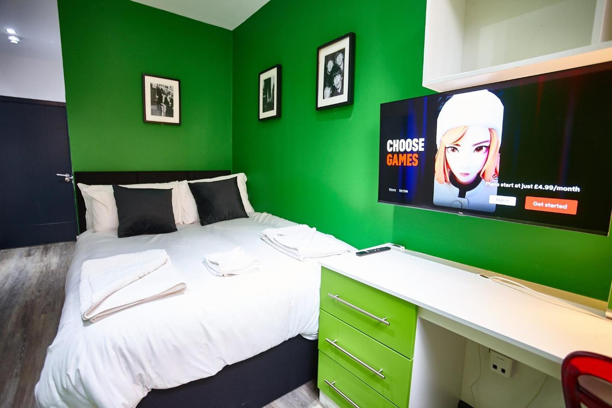 Mccartney 5 Bedrooms, 5 Bathrooms Apartment Liverpool