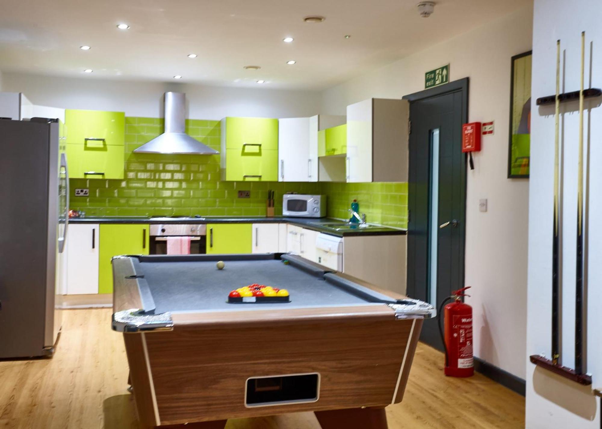 Apartment Mccartney 5 Bedrooms, 5 Bathrooms *